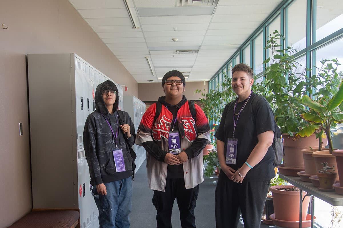 Students visiting San Juan College